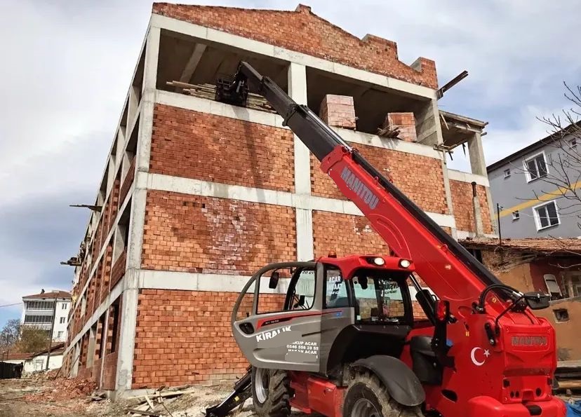 Acar İnşaat Monitou Vinç Kiralama